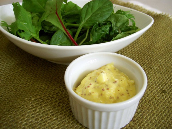 オーガニック粒マスタードを使ったエッグタルタルドレッシング