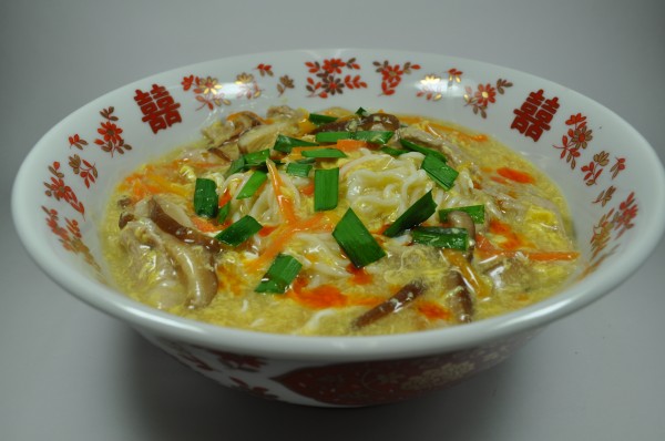 しょうゆらーめんで作る酸辣湯（サンラータン）麺